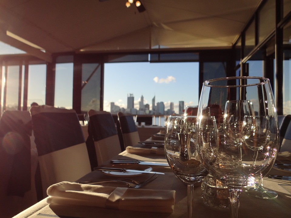 table cloth hiring
